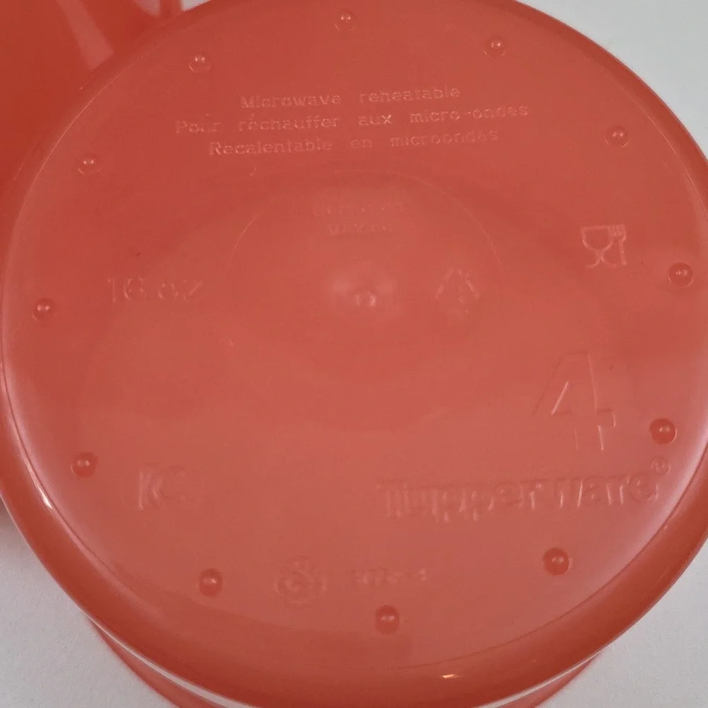 Tupperware Soup Mugs with Lids - Set Of 2